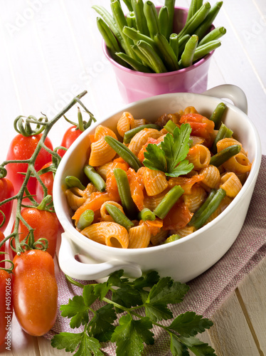 Photo: pasta with green beans and fresh tomatoes pasta with green beans and fresh tomatoes