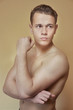 Mann_freier_oberkorper_hand_tm