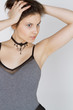 sportlich elegante junge frau