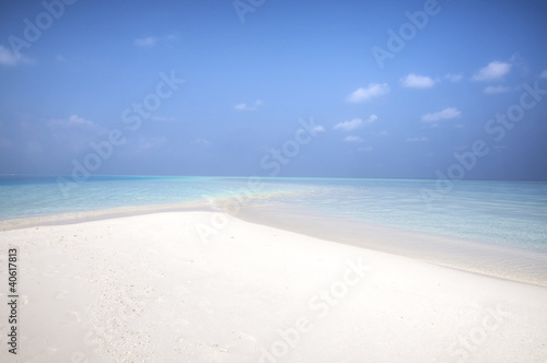 Foto: Turquoise Lagoon / Atoll with beach on the Maldives (Malediven) Turquoise Lagoon / Atoll with beach on the Maldives (Malediven)