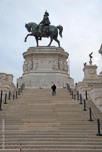 Photo: Sculpture of the king Victor Emmanuel at the Vittoriano Sculpture of the king Victor Emmanuel at the Vittoriano