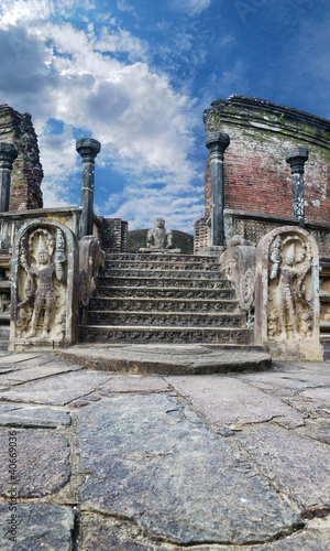 Photo: Ancient Vatadage Ancient Vatadage