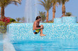 Photo: Erfrischung - Junge springt ins Wasser- Wasserbombe Erfrischung - Junge springt ins Wasser- Wasserbombe