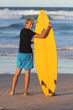 Surfeur blond en australie