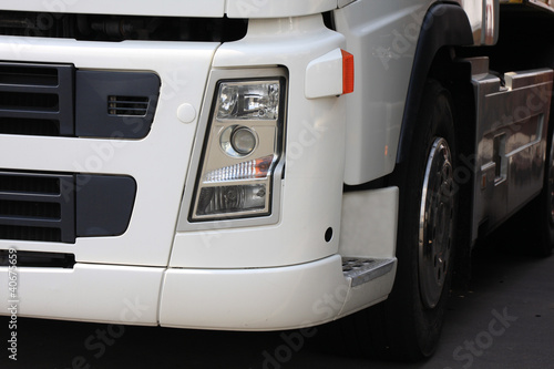 Foto: weißer LKW weißer LKW