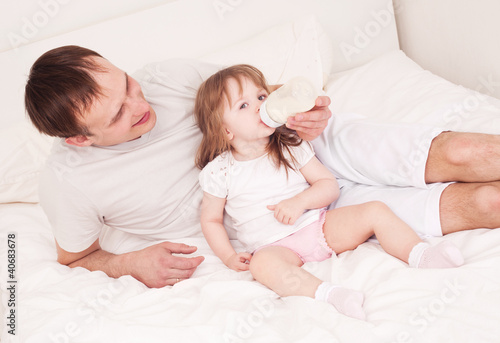 Foto: father and daughter father and daughter