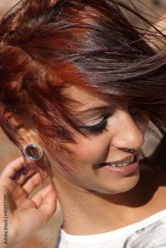 Photo: ragazza con capelli rossi ragazza con capelli rossi