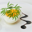 Gekochtes Ei mit Dill