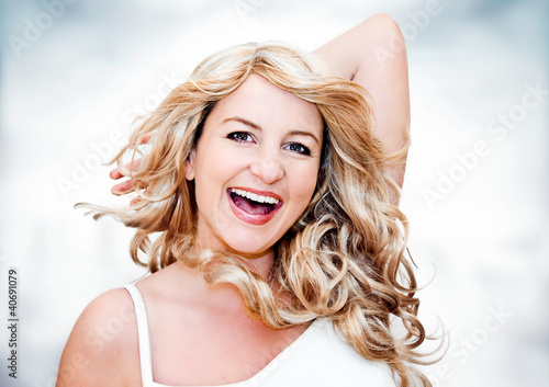 Photo: Blonde Frau lachend / Blondi 1 Blonde Frau lachend / Blondi 1