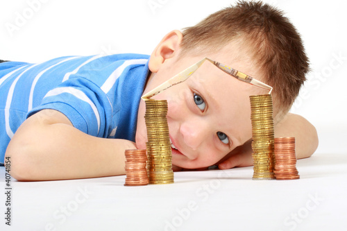 Photo: Junge spart fürs Eigenheim Junge spart fürs Eigenheim