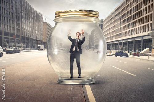 Foto: Trapped by business Trapped by business