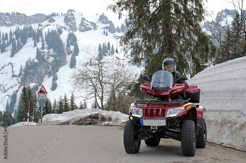Photo: Mit dem Quad unterwegs im Schnee Mit dem Quad unterwegs im Schnee