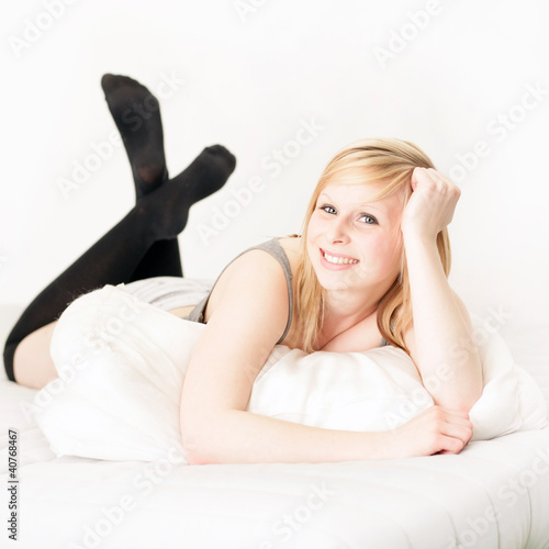 Photo: im Bett liegen im Bett liegen