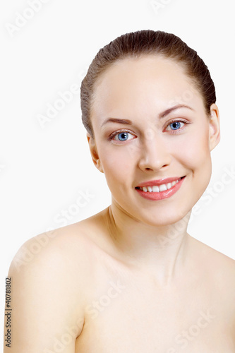Photo: Portrait of beautiful young woman Portrait of beautiful young woman