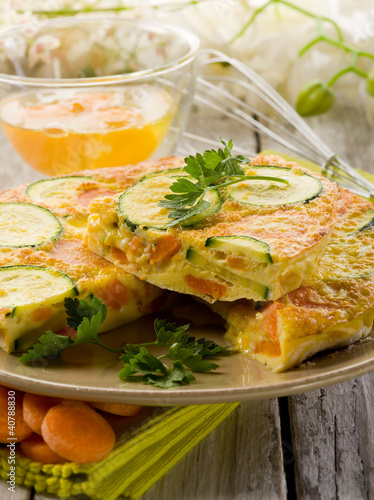 Foto: omelette with carrot zucchinis and parsley omelette with carrot zucchinis and parsley