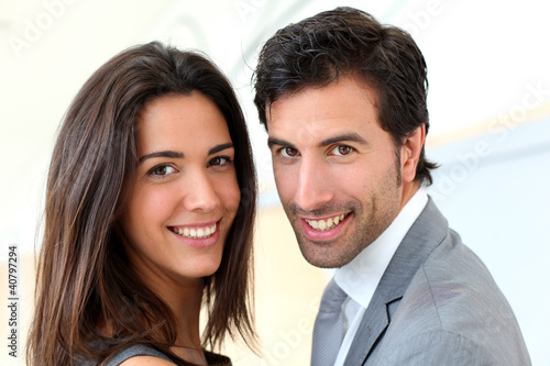 Foto: Portrait of business partners looking at camera Portrait of business partners looking at camera