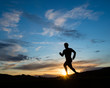 Jogger am Abendhimmel