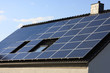 Hausdach mit Solarzellen