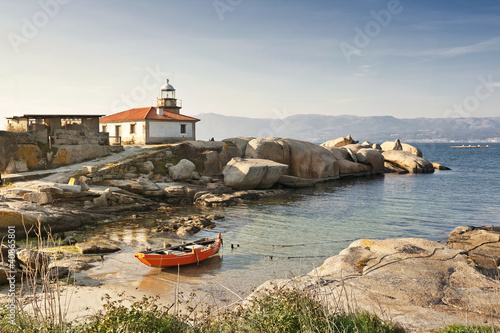 Photo: Dorna y faro Dorna y faro