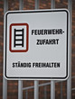 Feuerwehrzufahrt-schraeg