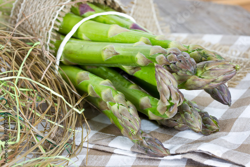 Photo: bund von grünem Spargel bund von grünem Spargel