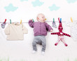 Baby auf Wäscheleine