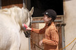 enfant pansage cheval 12