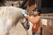 enfant pansage cheval 11