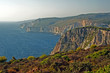 Klifowe wybrzeże wieczorem na greckiej wyspie Zakynthos