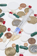 Photo: Medicinas y dinero una relación de amor y odio. Medicinas y dinero una relación de amor y odio.