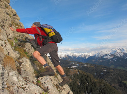 Photo: Kletterer im Alpinstil Kletterer im Alpinstil
