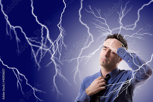 Photo: Businessman mit Kopfschmerzen Businessman mit Kopfschmerzen