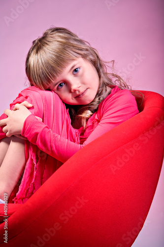 Foto: portrait of a young girl portrait of a young girl