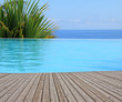 piscine à débordement, margelle bois
