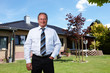 Immobilienmakler vor Eigenheim Immobilienmakler vor Eigenheim