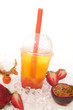 Bubble Tea gelb mit roten und weissen Perlen
