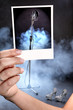 Foto: Studio Mikrofon im Rahmen mit Licht und Nebel mit tollen Schuhen Studio Mikrofon im Rahmen mit Licht und Nebel mit tollen Schuhen
