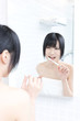 Photo: 歯を磨く女性 歯を磨く女性