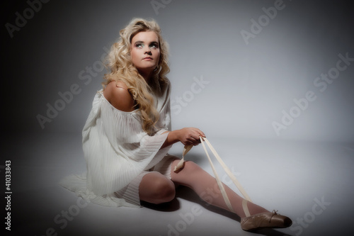 Photo: Pretty young female ballet dancer Pretty young female ballet dancer