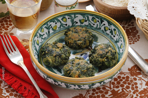 Photo: Polpette di spinaci e patate Spinach and potatoes balls Polpette di spinaci e patate Spinach and potatoes balls