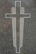 Kreuz in Stein graviert