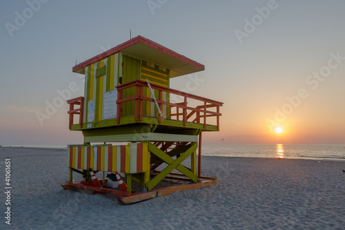 Photo: Poste de garde sur la plage de South Beach à Miami en Floride Poste de garde sur la plage de South Beach à Miami en Floride