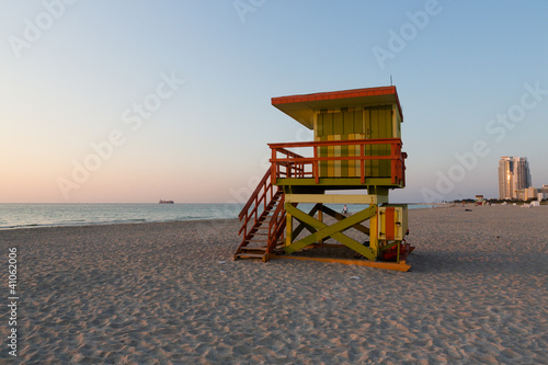 Photo: Poste de garde sur la plage de South Beach à Miami en Floride Poste de garde sur la plage de South Beach à Miami en Floride