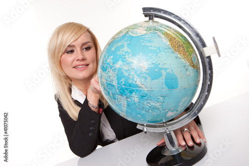 Foto: Woman planning her dream holiday Woman planning her dream holiday