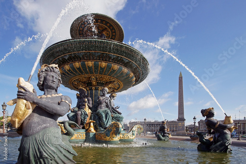 Foto: Paris - place de la Concorde - obélisque et fontaine Paris - place de la Concorde - obélisque et fontaine
