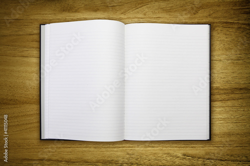 Foto: open lined notepad open lined notepad