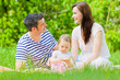 familie im park
