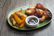 alitas de pollo fritas con patatas