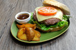 gran hamburguesa con patatas gajo