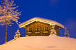 Foto: ski hut in winter christmas ski hut in winter christmas